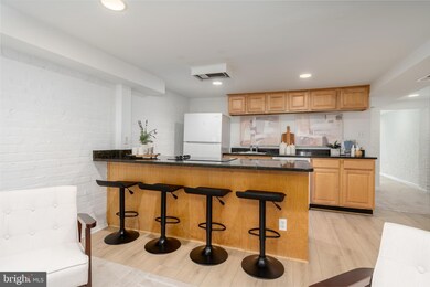 1683 35th St NW unit B, Washington, DC 20007 - photo 4