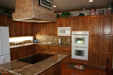 1350 E Lynx Way