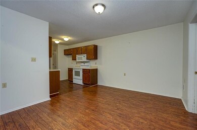 1306 W Jenkins Blvd, Raymore, MO 64083 - photo 5