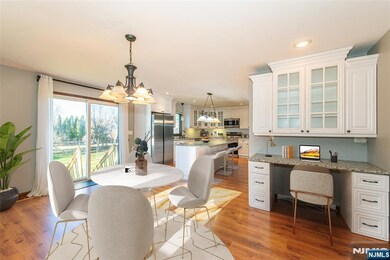 8 Tyler Place, Hewitt, NJ 07421 - photo 4