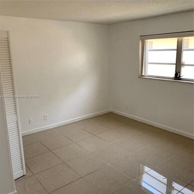 410 SE 4th Ave unit 2, Hallandale Beach, FL 33009 - photo 5
