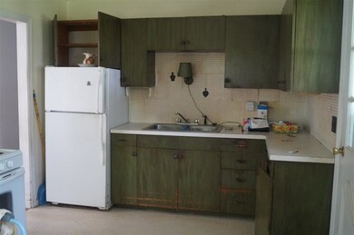 84 Scobie Pond Rd, Derry, NH 03038 - photo 6