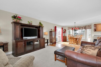 29 Rowe Station Rd New-large-005-028-Liv