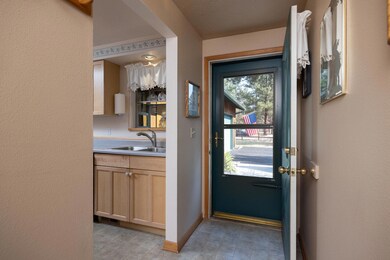 15689 Paddock Green, Sisters, OR 97759 - photo 6