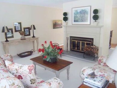 311 Hemlock Cir, Lincoln, MA 01773 - photo 4