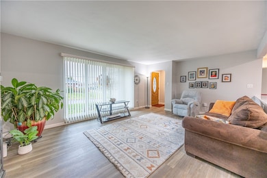 428 Chester Dr, New Kensington, PA 15068 - photo 5