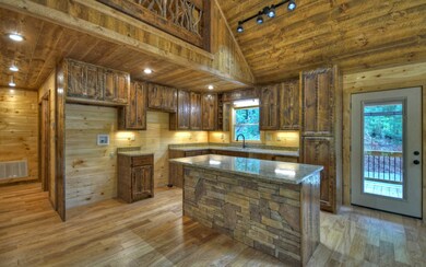 200 Forest View Ln, Mineral Bluff, GA 30559 - photo 2