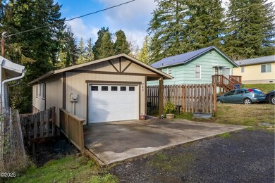 360 5th St SE, Toledo, OR 97391 - photo 3