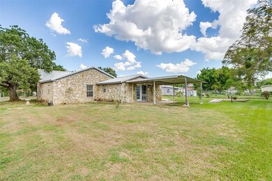 200 S Ewing St, Boyd, TX 76023 - photo 4