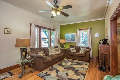 004-Living_Room-1237775-mls