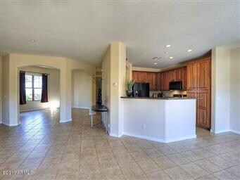 Kitchen with Breakfast Bar