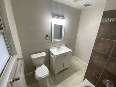 5322 Dewberry St, Houston, TX 77021 - photo 7