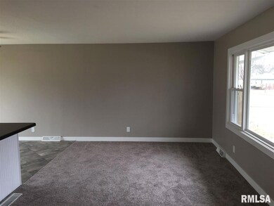 2118 Jefferson Ave, Davenport, IA 52803 - photo 3