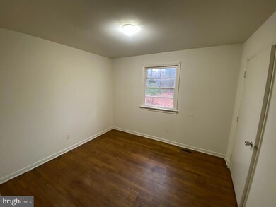 10164 Pennsylvania Ave, Ruther Glen, VA 22546 - photo 7