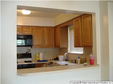 25 Fuller Ct, Staten Island, NY 10306 - photo 4