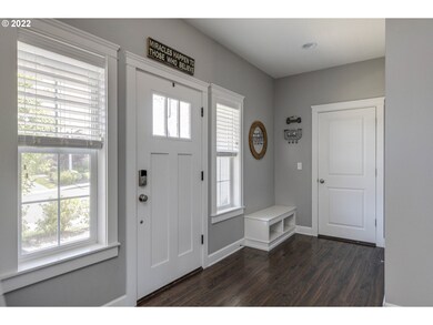 781 E Mckinley St, Carlton, OR 97111 - photo 4