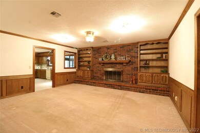 3200 Brighton Ln, Bartlesville, OK 74006 - photo 2