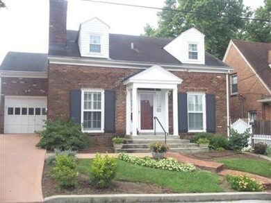 404 Lindsey Ave, Frankfort, KY 40601 - photo 2