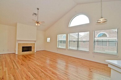 3725 Main Plaza Dr, Houston, TX 77025 - photo 3