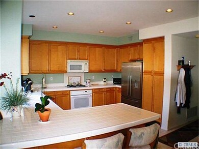 Open kitchen with bar area