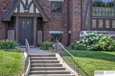 4907 Davenport St unit 2, Omaha, NE 68132 - photo 2