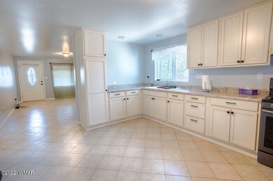 561 S 8th Ave, Show Low, AZ 85901 - photo 2