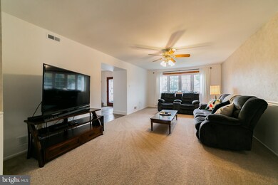 334 Peachtree Dr, Jenkintown, PA 19046 - photo 6