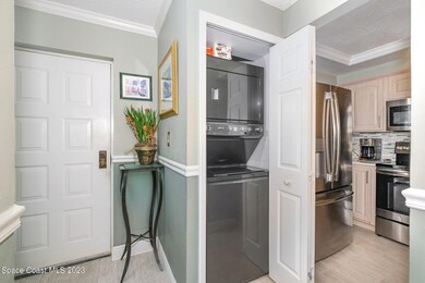 Full-size Washer & Dryer Stay