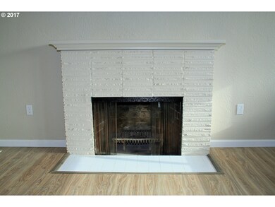 1445 8th Ave SW, Albany, OR 97321 - photo 5