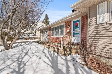 11 Yale St, Gardner, MA 01440 - photo 2