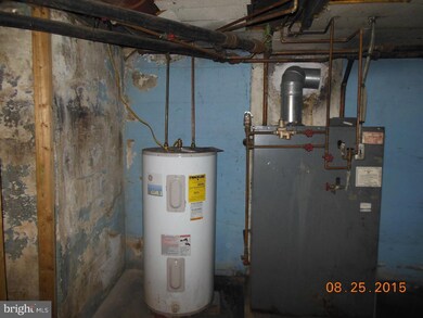 421 S 12th St, Reading, PA 19602 - photo 5