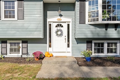 11 Dale Ave, Leominster, MA 01453 - photo 2