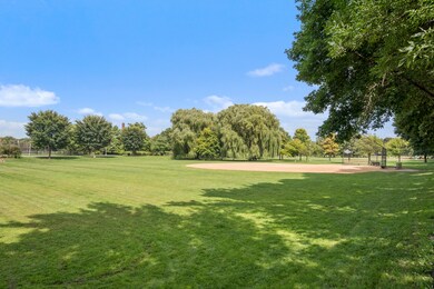 2242 W Lawrence Ave unit 201, Chicago, IL 60625 - photo 4