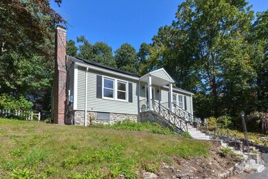 11 Sweetbriar Ln, Worcester, MA 01602 - photo 2