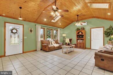 1021 Pine Stump Rd, Chambersburg, PA 17202 - photo 2