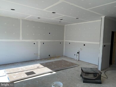 79 Dow St, Bunker Hill, WV 25413 - photo 5