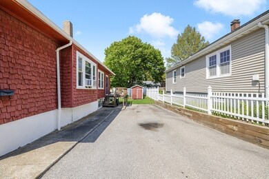 402 Woodman St, Fall River, MA 02724 - photo 4