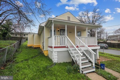 1026 Cedar Heights Dr, Capitol Heights, MD 20743 - photo 2