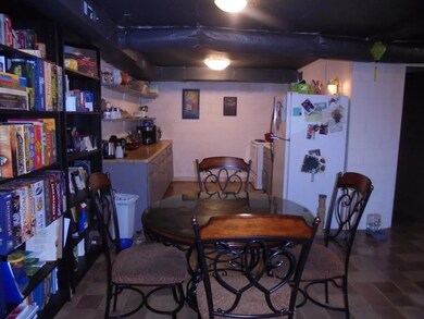 Kitchen/Dining Area