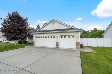 002-8832NHandlerDr-Hayden-ID-83835-SMALL