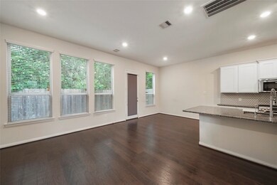 708 Ivory Manor Dr, Houston, TX 77018 - photo 5