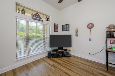 7-web-or-mls-5371 Wyndell Cir-03