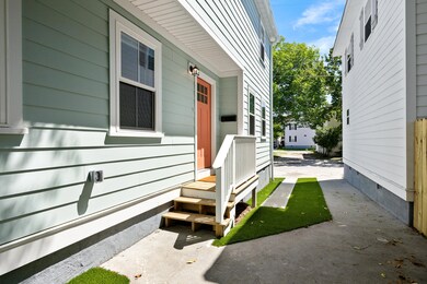 003-15HStreet-Charleston-SC-29403-DuvetH