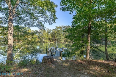 70 Currell Cove Ln, White Stone, VA 22578 - photo 7