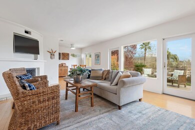 7-web-or-mls-07 - Living Room