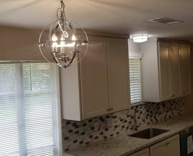 510 Castlelake Dr, Friendswood, TX 77546 - photo 4