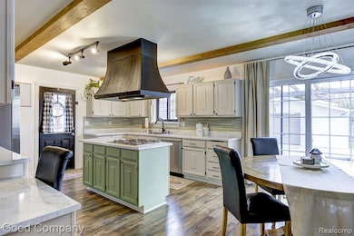 40038 Eagle Dr, Sterling Heights, MI 48310 - photo 2