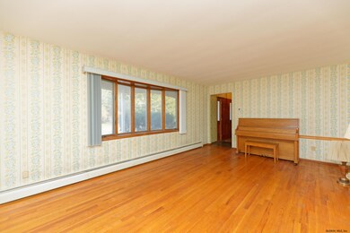 1204 Oak Leaf Hill, Schenectady, NY 12303 - photo 6