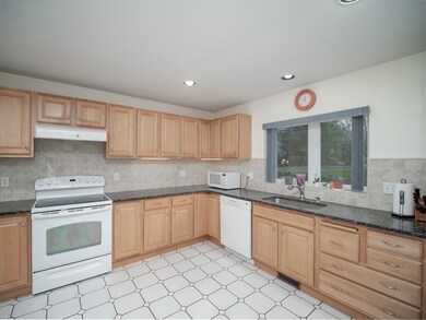 770 Salisbury St unit 413, Worcester, MA 01609 - photo 5