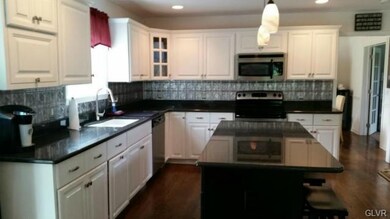 141 Redstone Dr, Nazareth, PA 18064 - photo 5